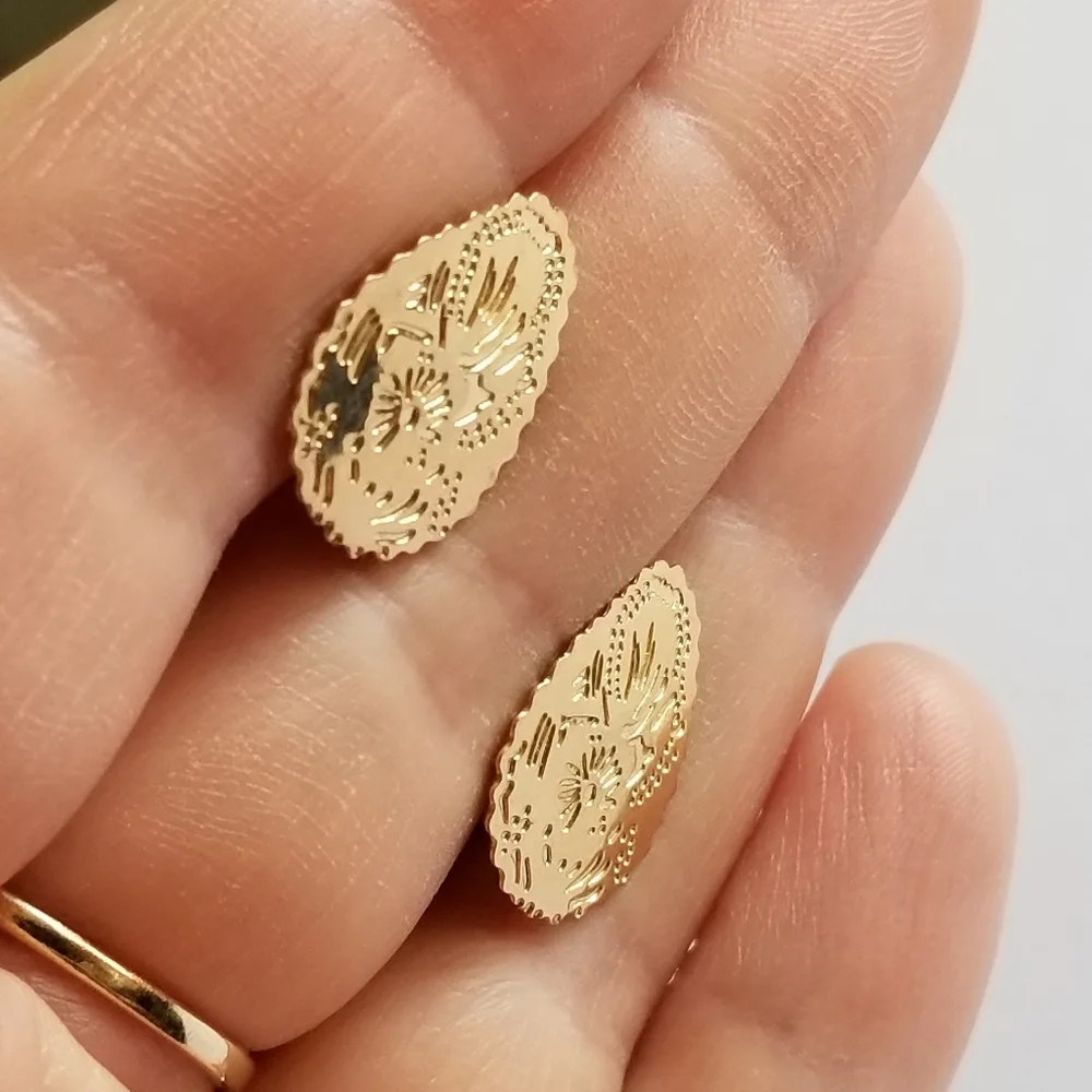 Vintage earrings clip on gold tone etched teardrop design boho dainty